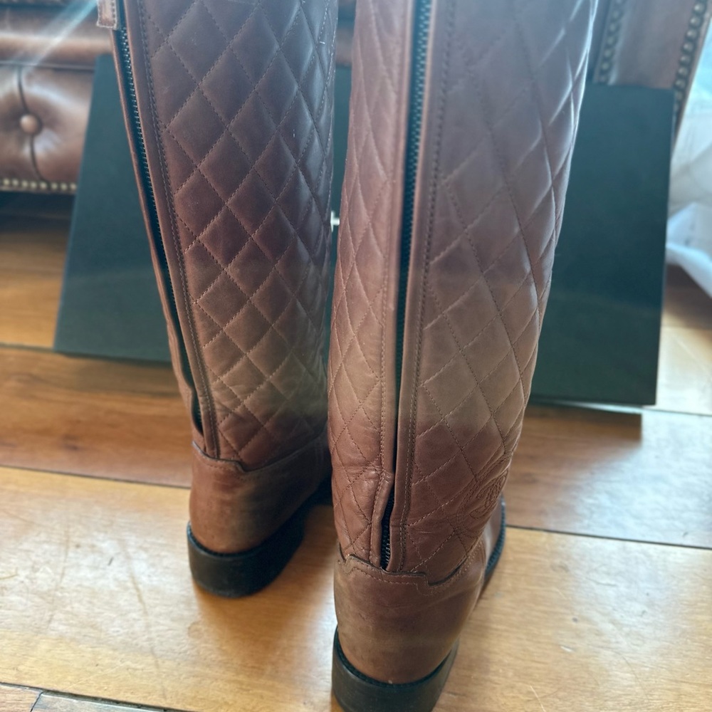 Chanel Women's CC Cap Toe Boots Quilted Leather Brown size :38 running small - Picture 4 of 16